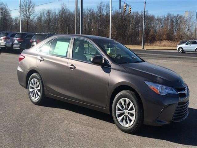 Toyota Camry 2017 photo 2